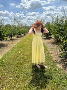 Ann Taylor sz small model norm wears medium Scoop-Neck Maxi Dress